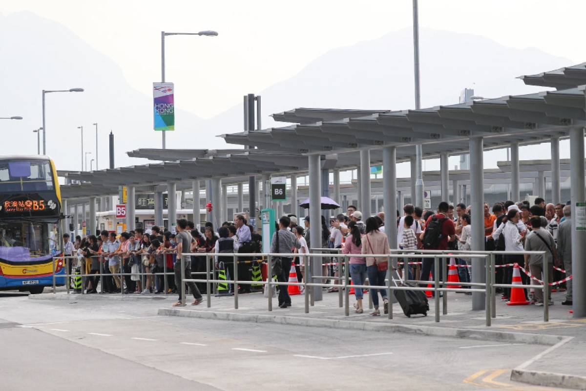 Travellers eager to try the Hong Kong-Zhuhai-Macau Bridge had a long wait over the weekend.