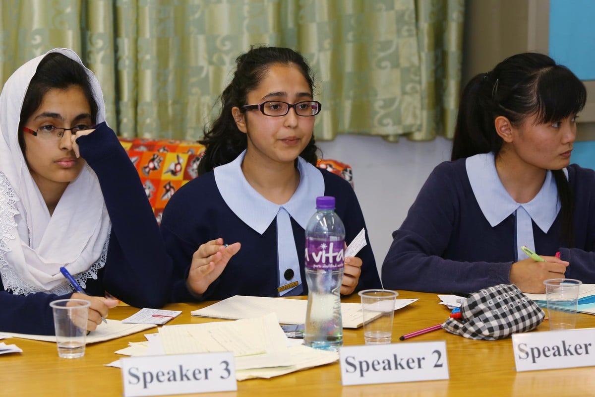 Students from HKWMA Chu Shek Lun Secondary School (from left) Saffia Naz, Simrah Ali Awan and Katy Ho showed good teamwork.