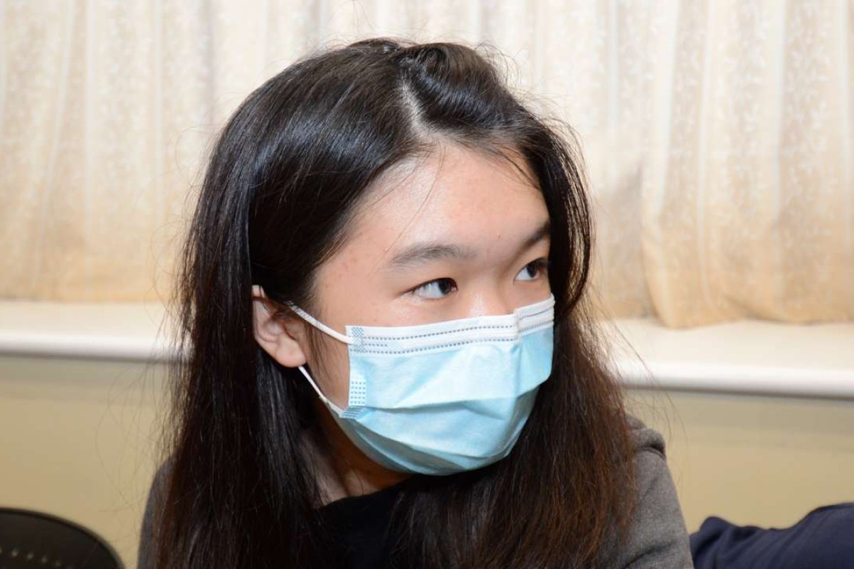 Michelle, daughter of the 43-year-old Tang Kwai-sze, is not allowed to be a living donor for her mum because she is not yet 18
