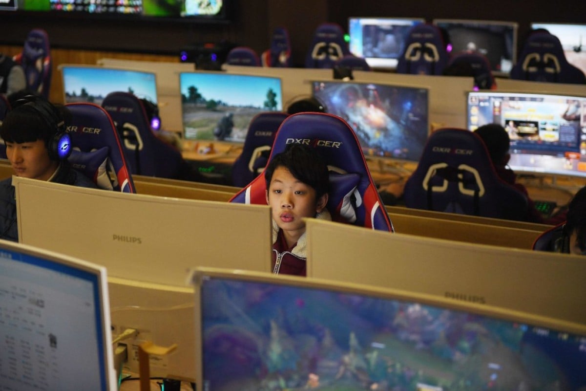According to game market researcher Newzoo, the best e-sport players can make millions in Hong Kong dollars.