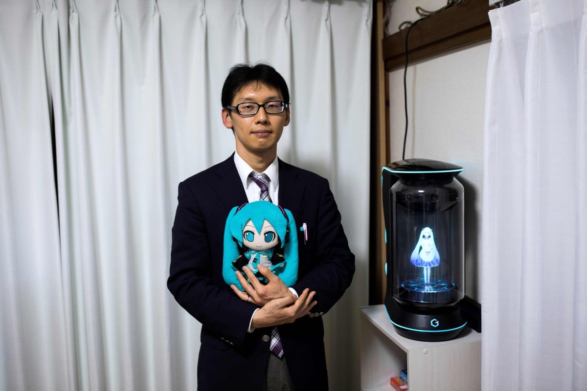 Akihiko Kondo married a hologram of Hatsune Miku, a virtual idol.