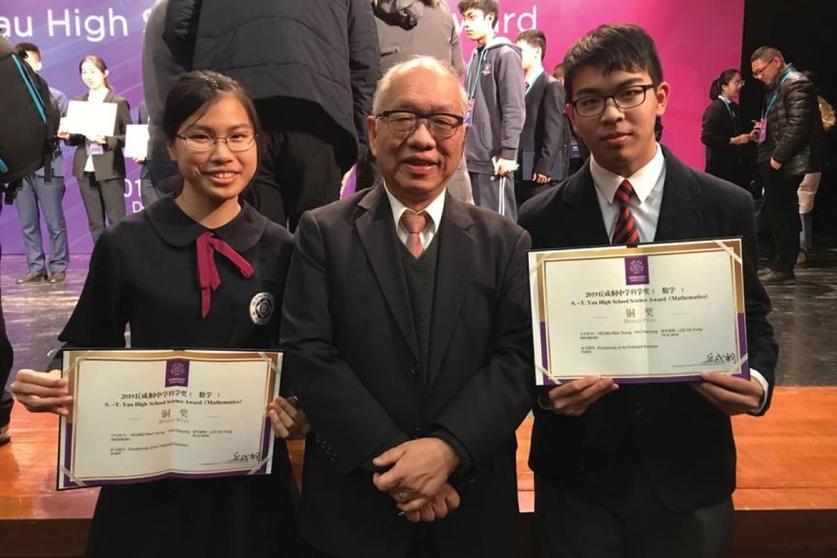Yeung Man-tsung and Yao Han-ying of Pui Ching Middle School received the Bronze Prize in Mathematics at the YHSA Finale.