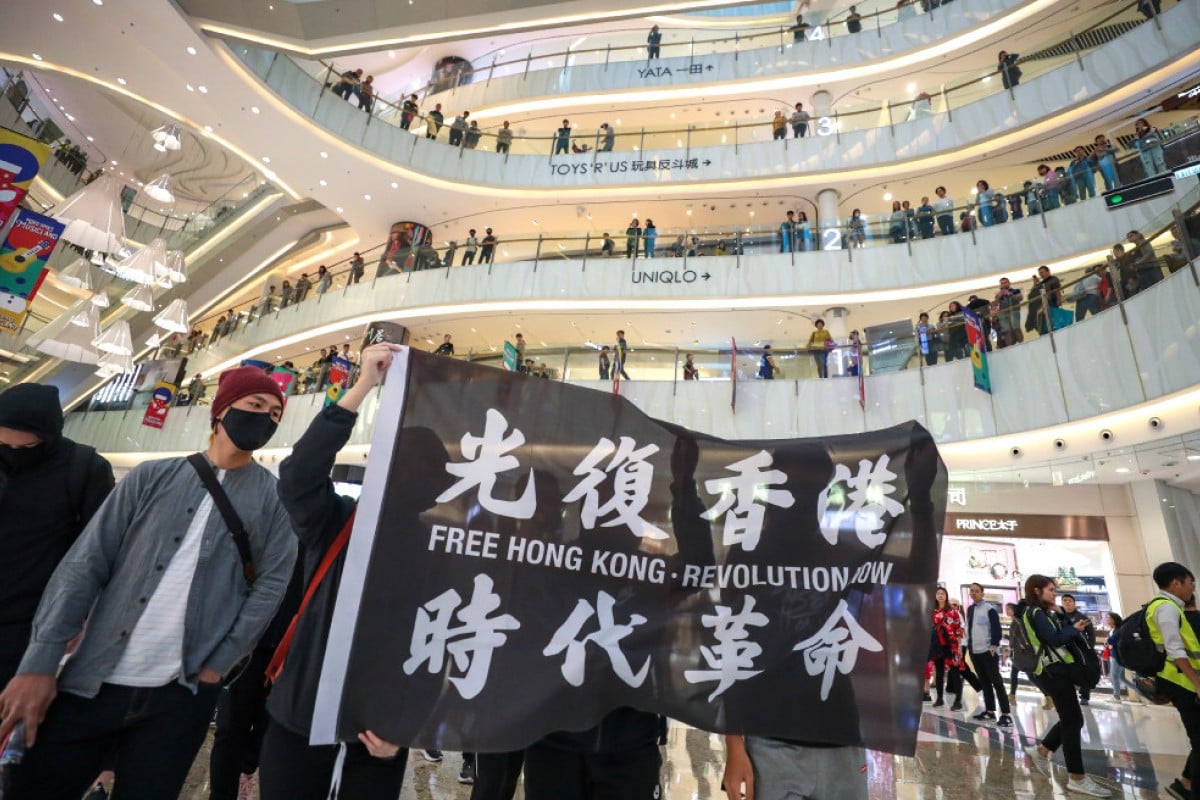 Official figures show Hong Kong's economy is going into a recession, which may result in job losses and lower salaries.
