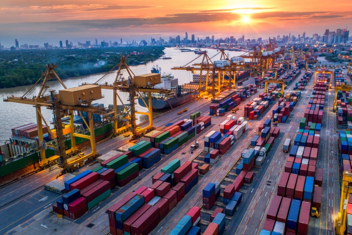 A degree in supply chain management can open up many career opportunities.
