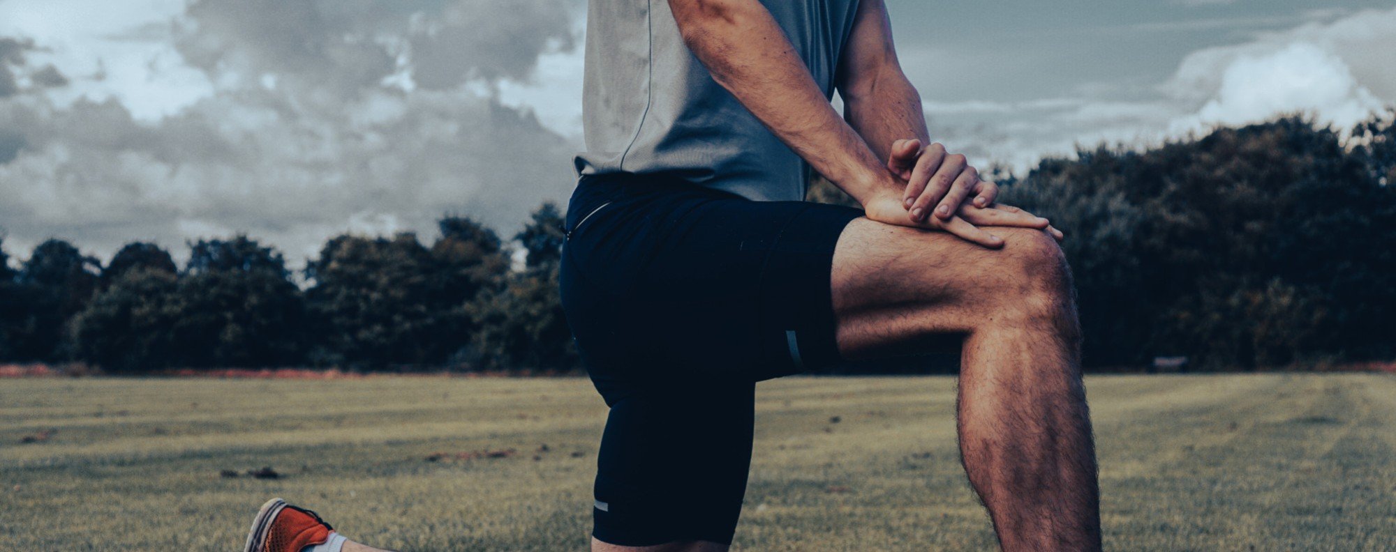 Tight hip flexors in runners: symptoms, prevention, cure – how to improve  your running with strength training and mobility
