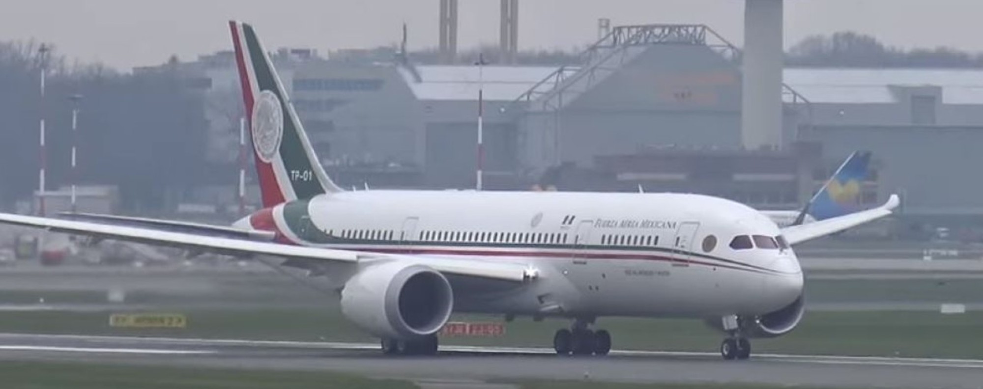 Air Force None Mexico s next president wants to sell US 392 million Dreamliner jet South China Morning Post