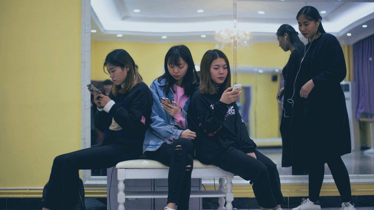 https://www.inkstonenews.com/society/what-happened-when-researchers-gave-chinese-students-uncensored-internet/article/3015387?utm_medium=email&utm_source=mailchimp&utm_campaign=enlz-inkstone_weekend&utm_content=20190622&MCUID=afc3e10c4f&MCCampaignID=e60d8a6db7&MCAccountID=3775521f5f542047246d9c827&tc=2&edition=weekend