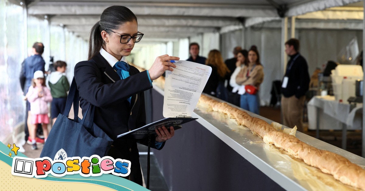 French bakers beat Italy's Guinness World Record to make world's longest baguette - Vimarsana News
