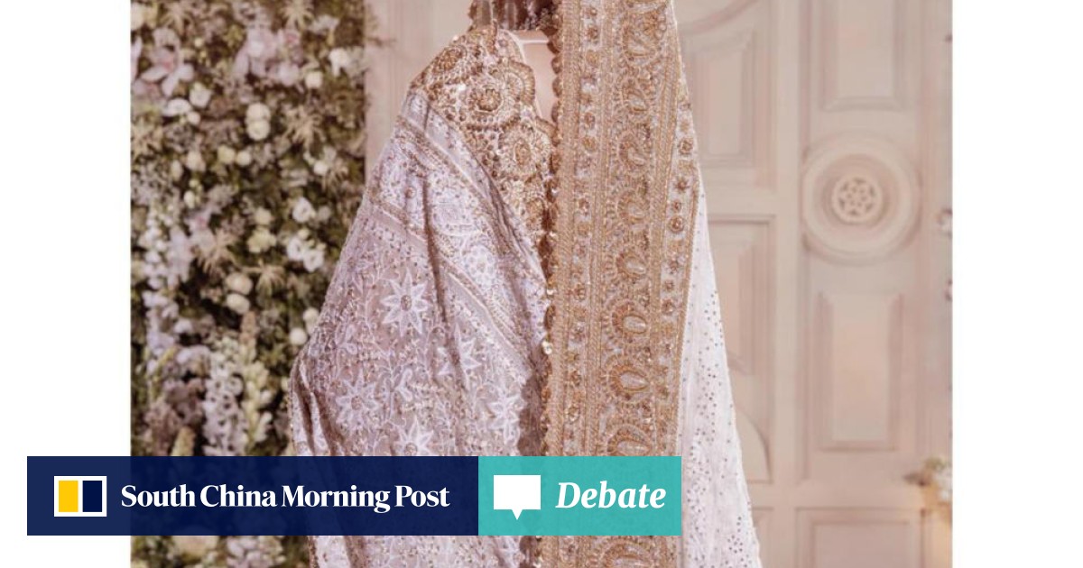 who designed deepika padukone wedding dress Lehenga Designer Deepika Wedding Dress Cost Deepika Padukone Sabyasachi Wedding  Outfit Price Sabyasachi
