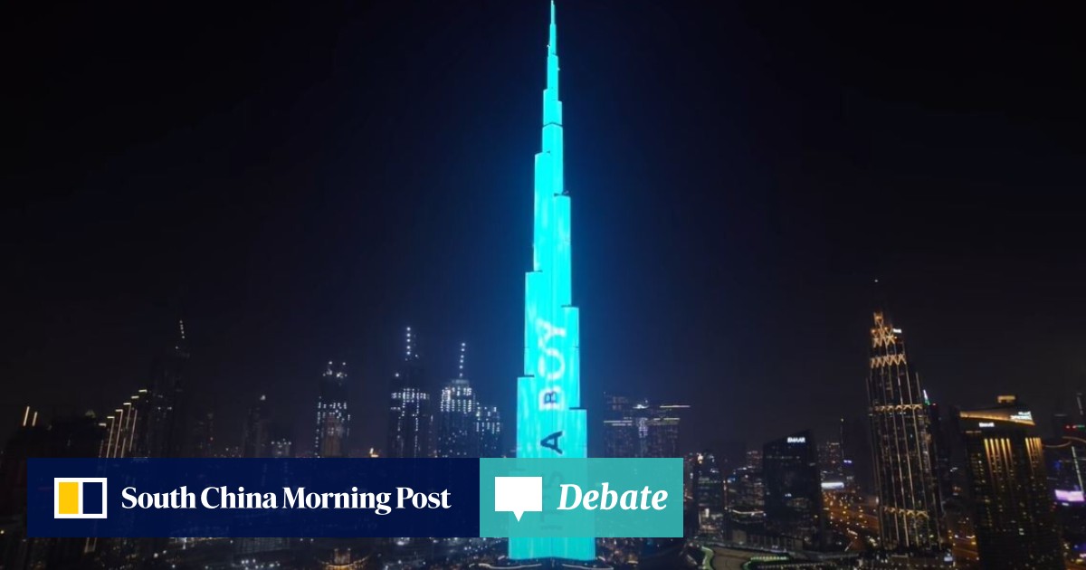 Backlash And Congratulations After Dubai Youtubers Stage Biggest Ever Gender Reveal On Burj Khalifa World S Tallest Building South China Morning Post Dubai emirtes flight plane fire inside video first time on dunya today. burj khalifa