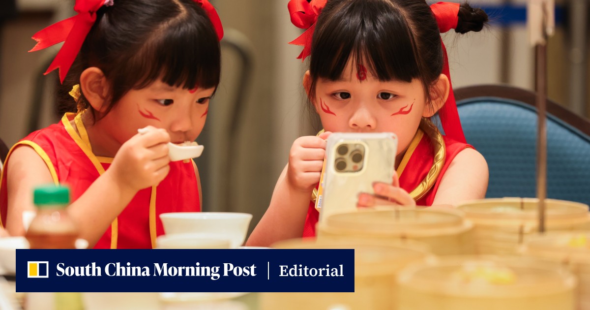 Editorial | Worrying phone habits call for refreshed guidelines in Hong Kong