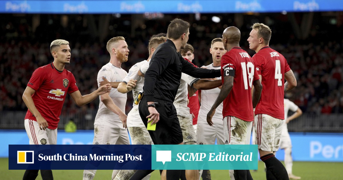Manchester United Chants Against Leeds