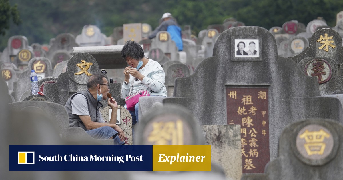 Chung Yeung Festival in Hong Kong rules about food offerings to