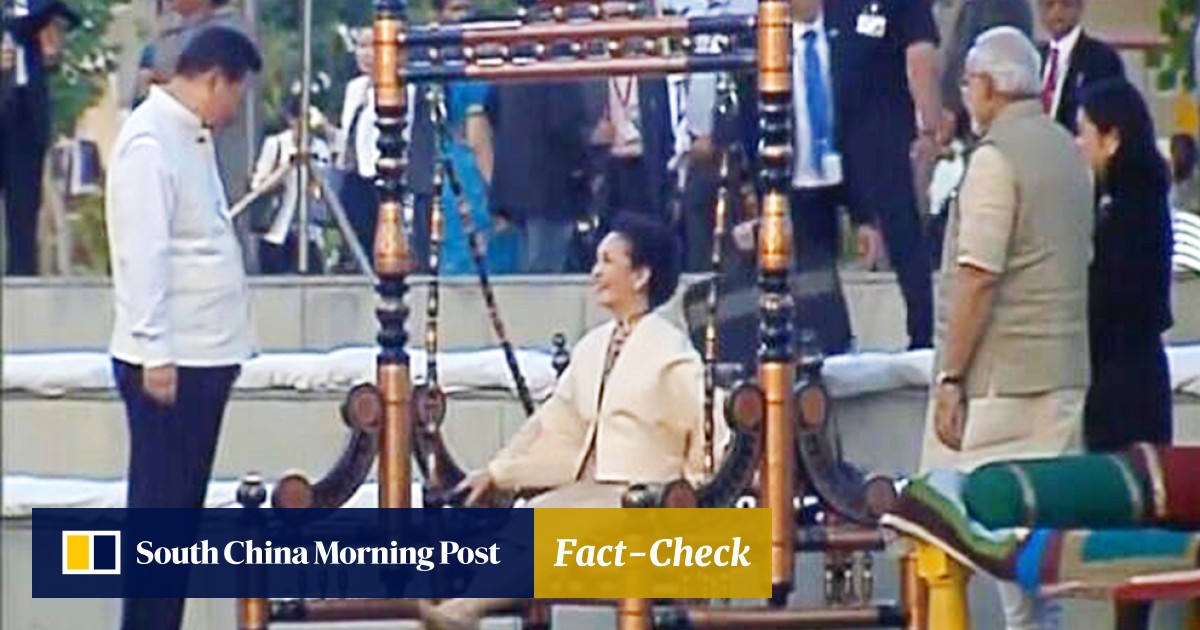 FACT CHECK: Does Image Show Chinese Premier Xi Jinping Holding Umbrella for  PM Modi? 