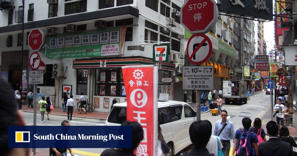 Police officer draws gun in Sheung Wan as 'crazy' car thief causes