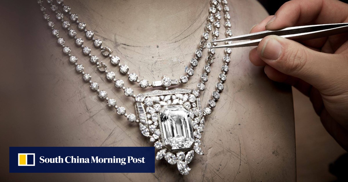150 Carat Wedding Diamond Necklace Exquisite Art Deco Party Queen Style  Necklace 925 Silver W 18KGP Diamond Simulant - Etsy | Fashion necklace,  Diamond fashion, Jewelry lover
