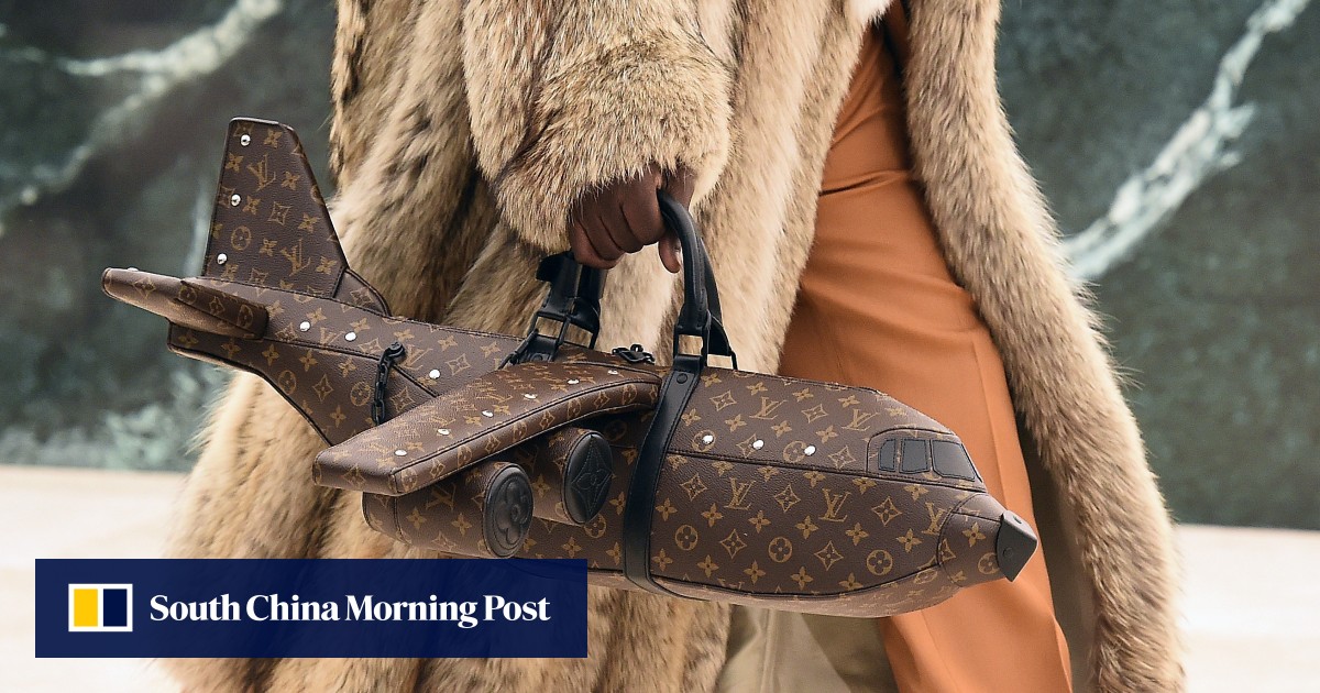 For the Price of a New Car, Louis Vuitton Is Selling an Airplane-Shaped  Handbag - autoevolution