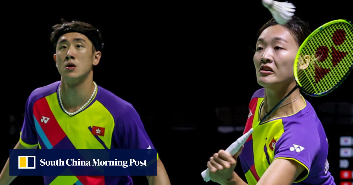 Hong Kong badminton pair Tang Chunman, Tse Yingsuet move a step