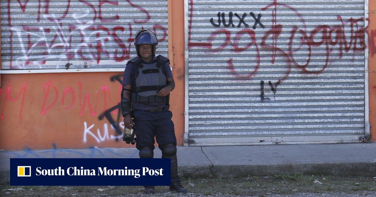China sends anti-riot gear and police advisers to Solomon Islands to ...
