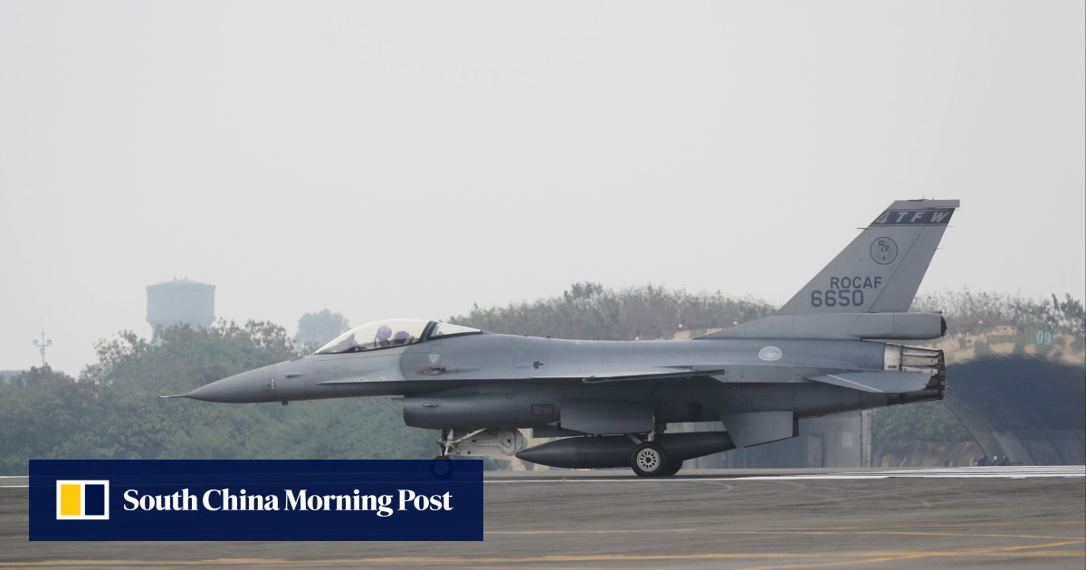 入手困難 CHINA AIR FORCE F-16 401ST 1200px-