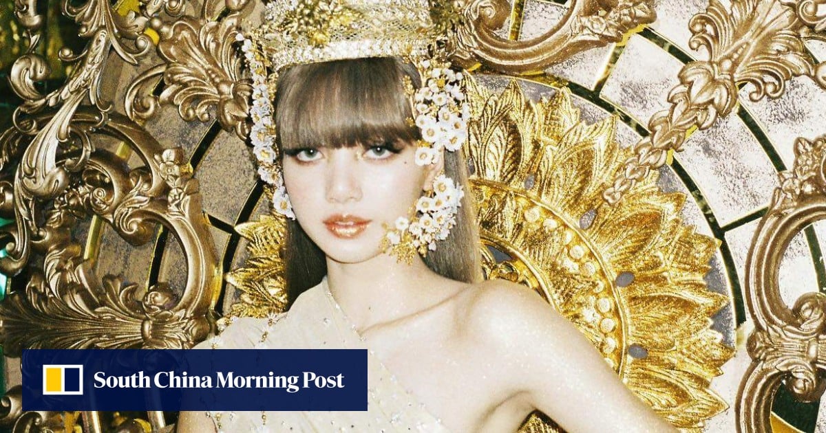 ピンクラグ　Lisa Lisa Brings Springtime Vibes in a Floral Jacquard Ensemble