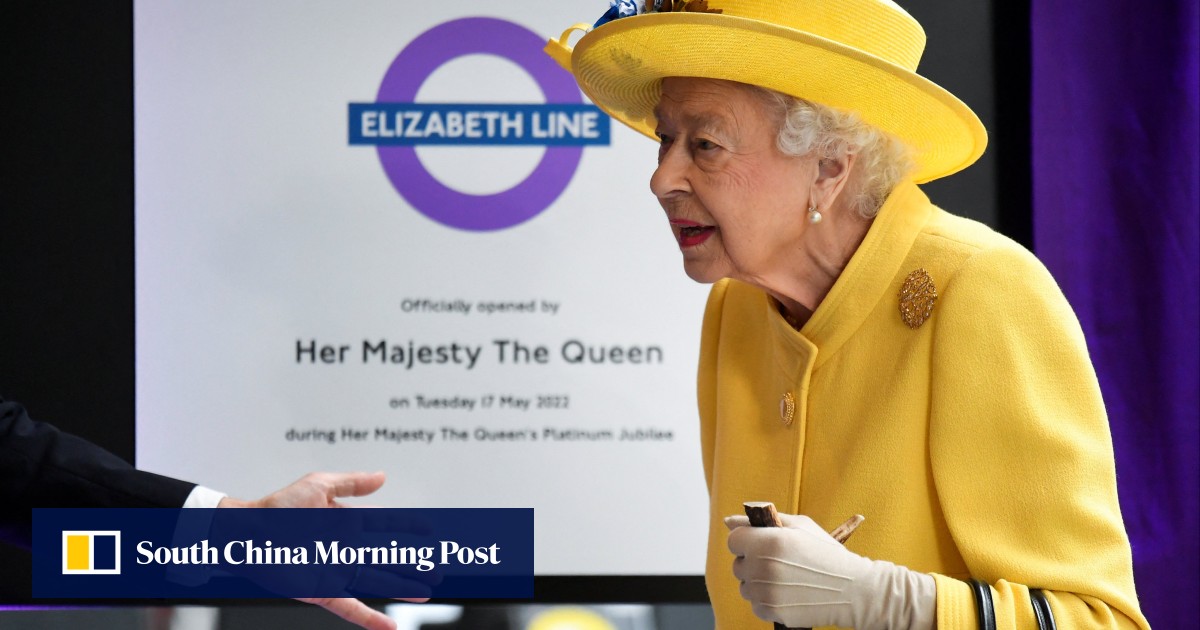 Britain’s Queen Elizabeth makes surprise public appearance after health