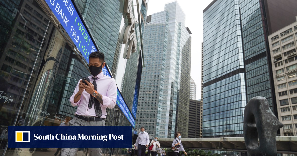 Hong Kong stocks log longest winning streak in three weeks on China