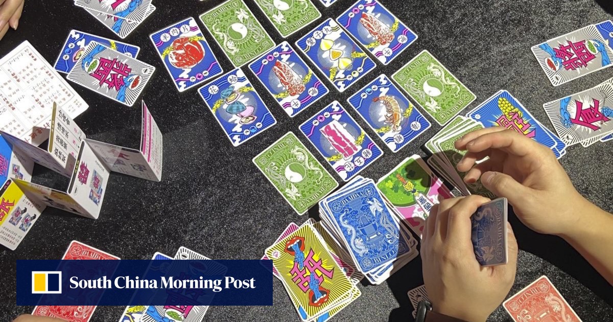 Hotpot card game that plays on Cantonese slang and memes and the