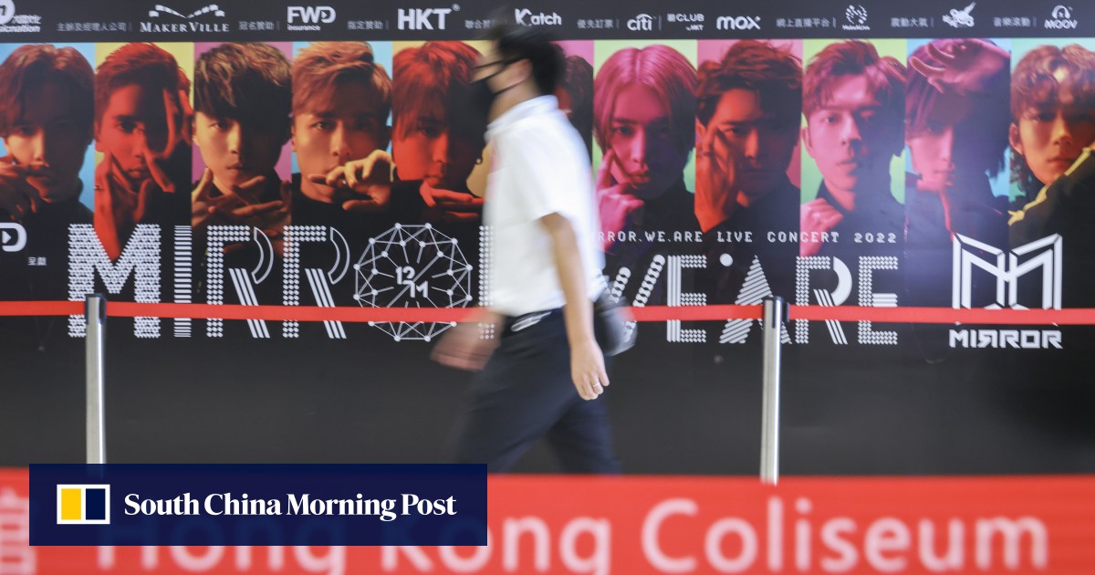 Mirror concert accident fallen screen at Hong Kong show weighed twice