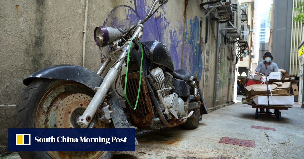 Hong Kong ombudsman calls for tougher laws to combat abandoned vehicles after report finds only 8 cases were prosecuted over past 2 decades