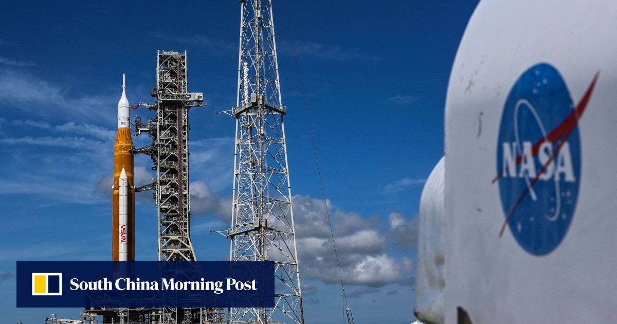 Nasa Moon Launch Expected To Attract Up To 400 000 Visitors To Florida Nasa moon launch expected to attract up to 400 000 visitors to florida