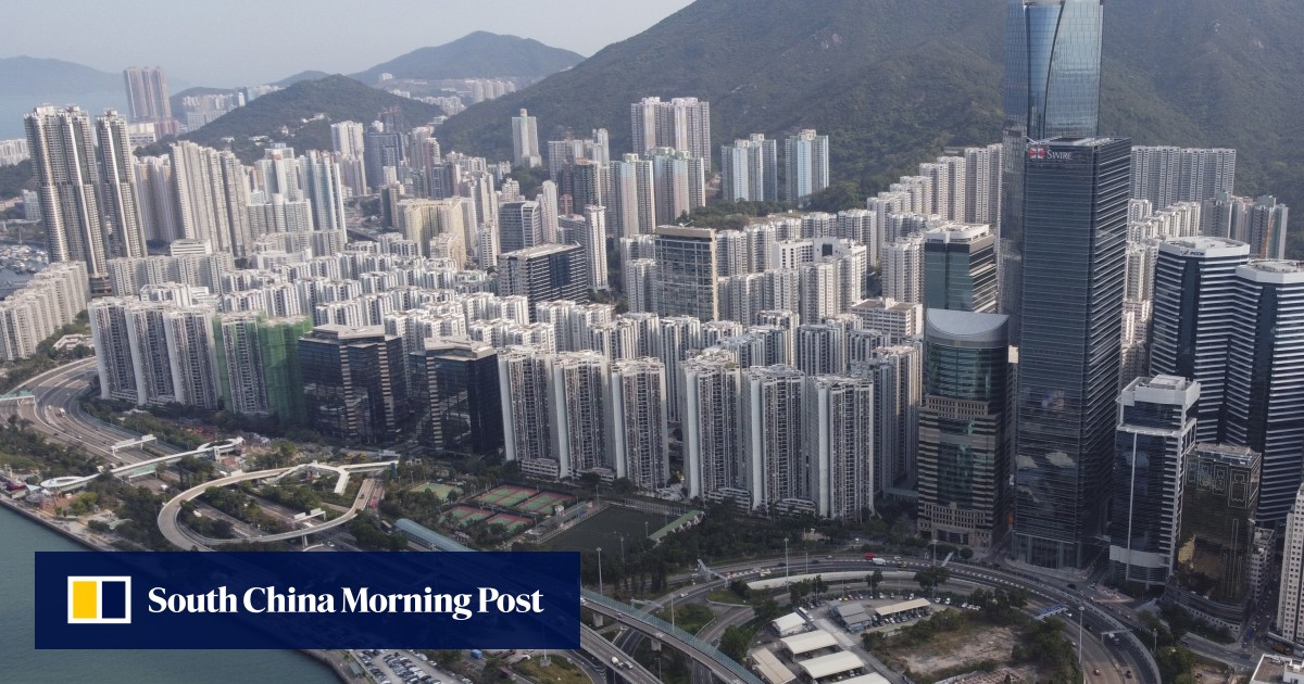Hong Kong property market favours bargain hunters as prices drop, with 1 in 10 home sellers in