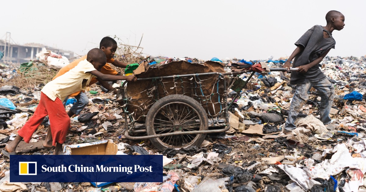 your-fast-fashion-hauls-will-pollute-africa-s-beaches-for-years