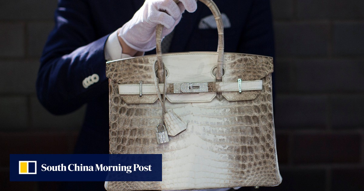 LVMH Sales Soar as Shoppers Splash Out on Handbags; Shares Rise