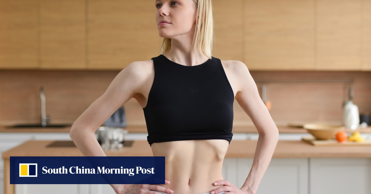 Sucking In Stomach For Flat Abs Could Lead To Hourglass Syndrome
