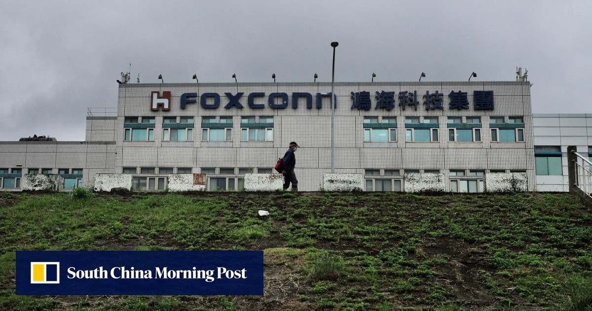 Foxconn woos fleeing workers with US$70 subsidy as exodus hits iPhone capacity