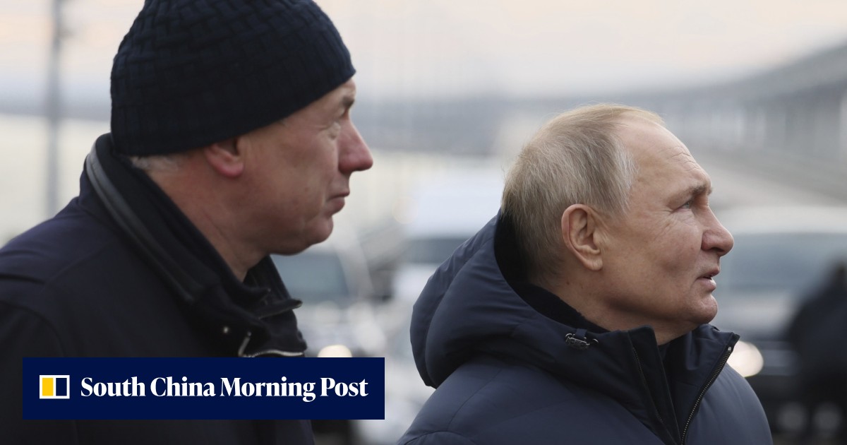 Ukraine war: Putin inspects Crimea bridge hit by blast; Kyiv warns of ...