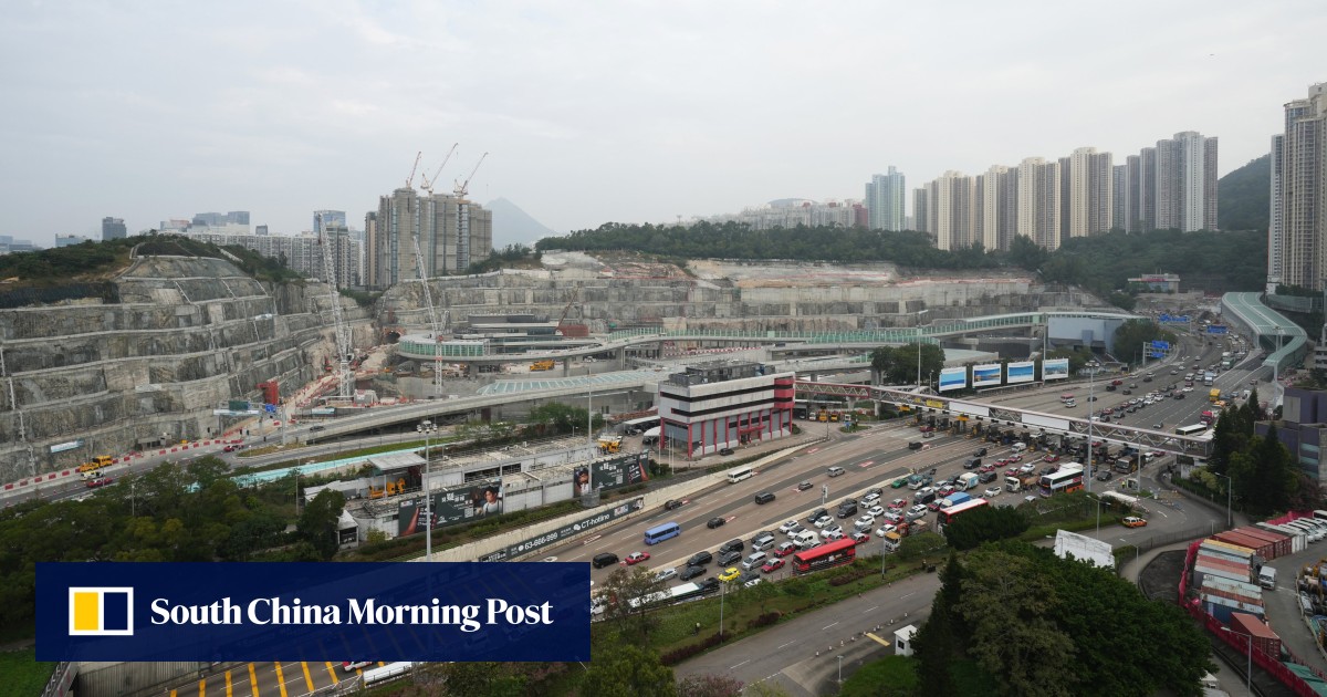 mostly-smooth-traffic-on-first-working-day-for-hong-kong-s-new-tseung