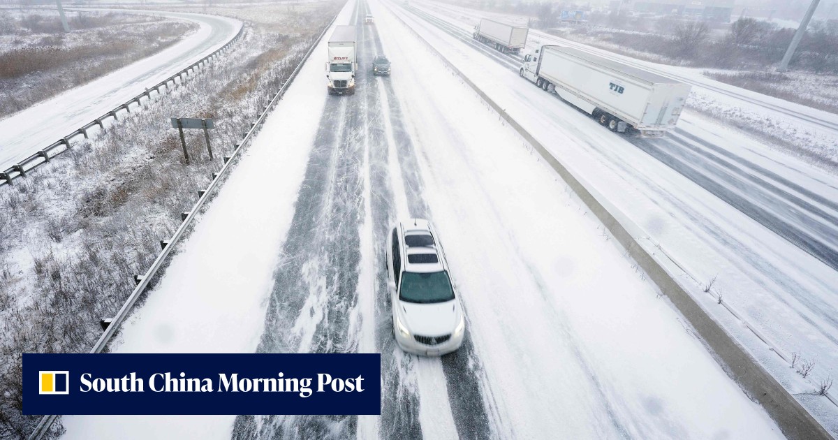 US ‘bomb cyclone’ winter storm leaves 1 million without power, wrecks ...