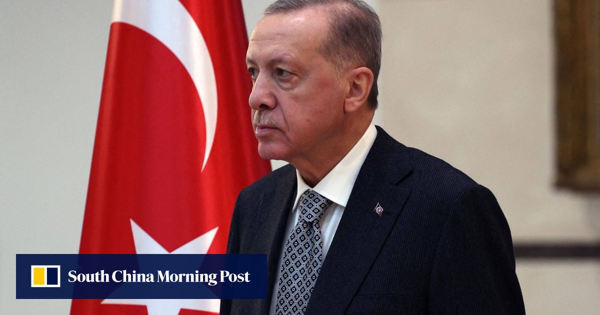 Turkey eliminates age requirement for retirement