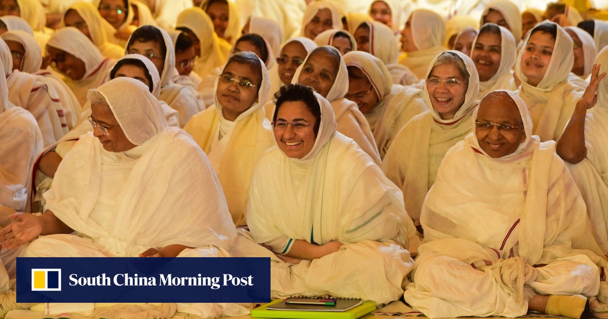 Indian diamond heiress, 8, becomes nun and gives up fortune Indian diamond heiress, 8, becomes nun and gives up fortune