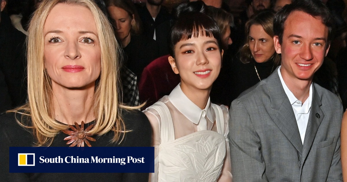 JISOO NEWS on X: Dior's front row: Dior CEO Delphine Arnault