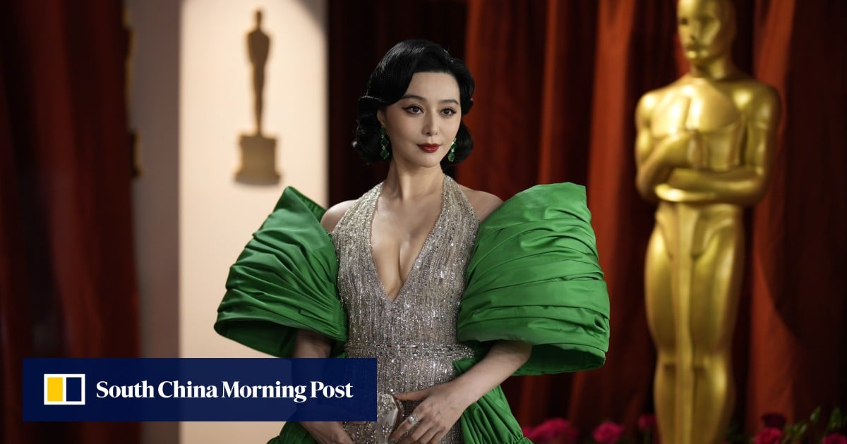 Chinese film star Fan Bingbing makes rare appearance at the Oscars in Los Angeles Chinese film star Fan Bingbing makes rare appearance at the Oscars in Los Angeles