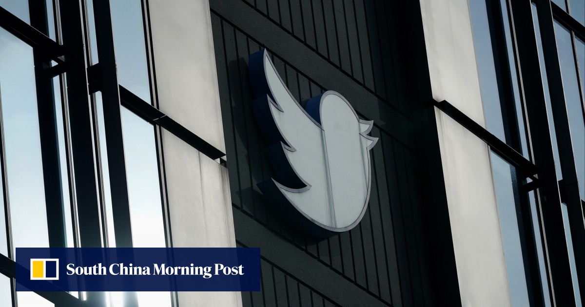 Musk’s Twitter phases out ‘blue checks’; LeBron, White House won’t pay