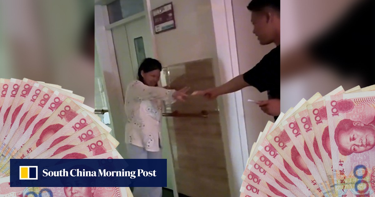 Fun And Heartwarming Man In China Hands Pain Stricken Wife Us 14 For Each Step On Road To Fun And Heartwarming Man In China Hands Pain Stricken Wife Us 14 For Each Step On Road To