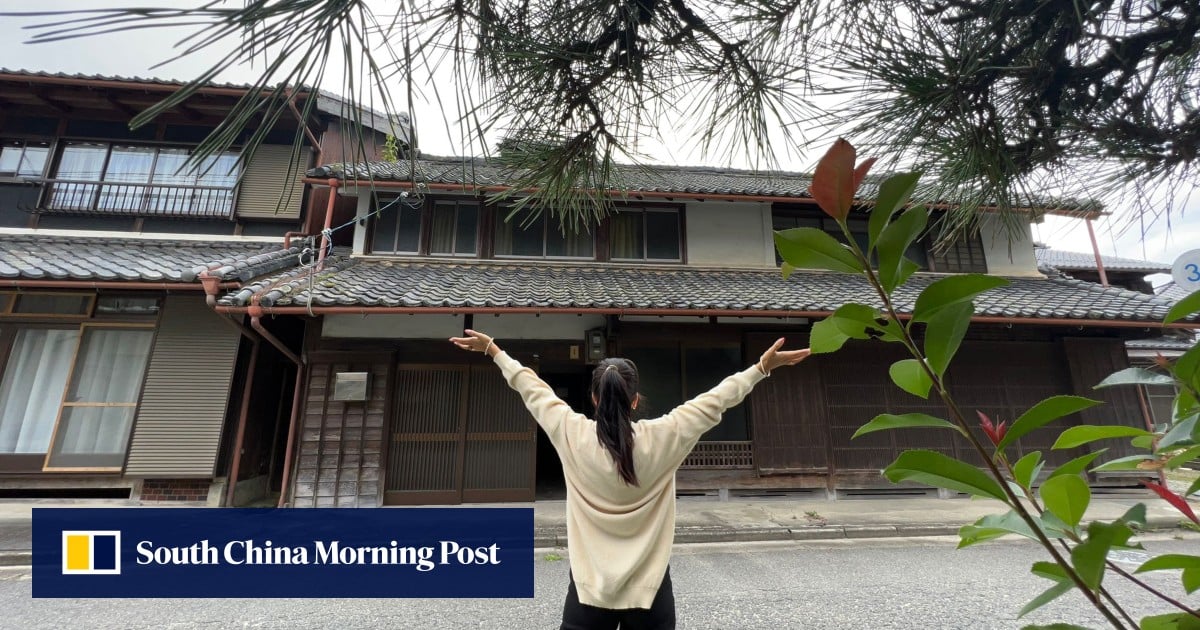日本の放棄された古い家屋、または秋屋には、手頃な価格でレンタルできる別荘を探している香港からの外国人バイヤーが集まります。