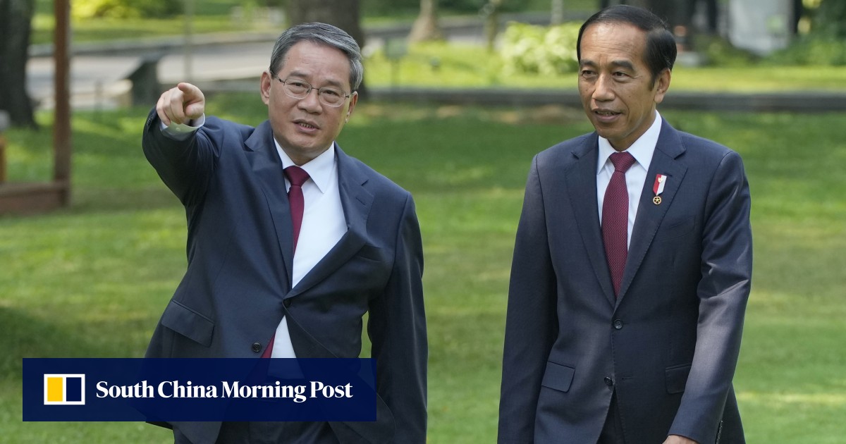 Perdana Menteri Tiongkok Li Keqiang berjanji untuk memperluas hubungan dengan Indonesia meskipun ada perselisihan di Laut Cina Selatan di tengah meningkatnya persaingan dengan AS