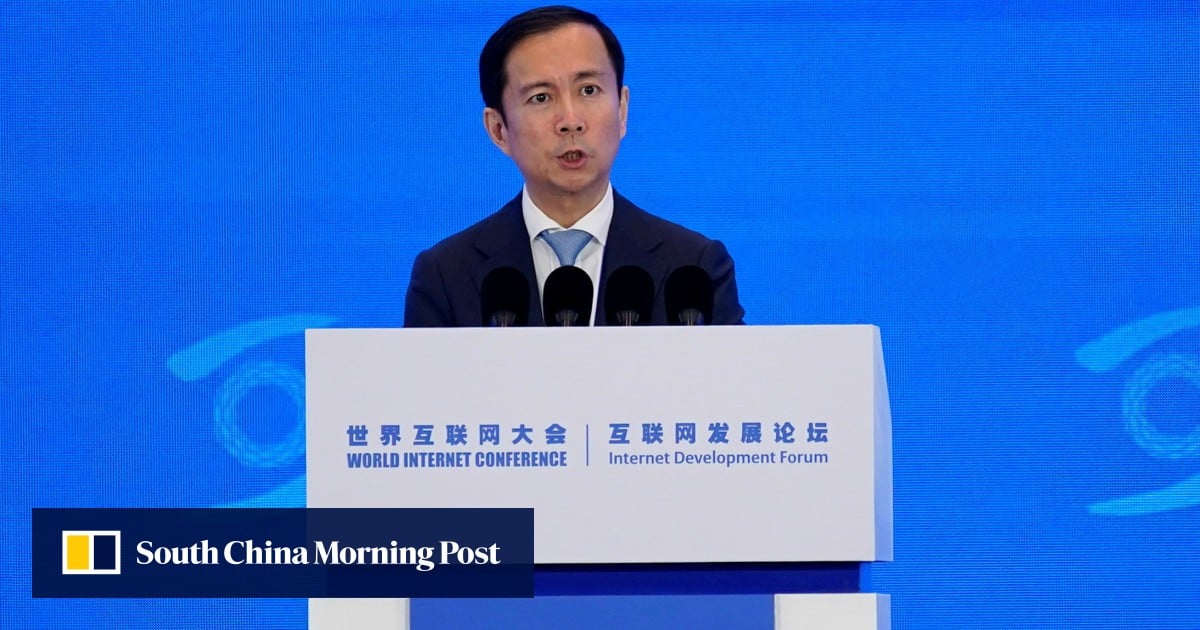 Az Alibaba korábbi vezérigazgatója, Daniel Zhang meglepő kilépéssel távozik a felhőipari egységtől a vezetőváltás közepette. Az Alibaba korábbi vezérigazgatója, Daniel Zhang meglepő kilépéssel távozik a felhőipari egységtől a vezetőváltás közepette.