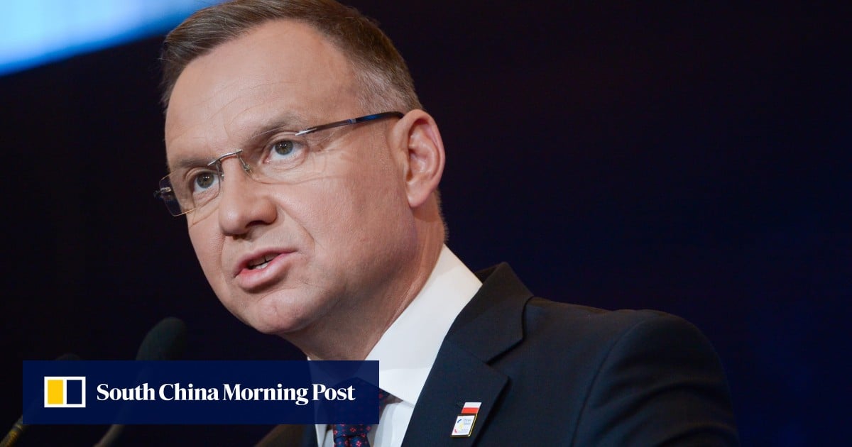 Skandal związany z wizami za gotówkę uderzył w antyimigracyjny rząd Polski przed październikowymi wyborami