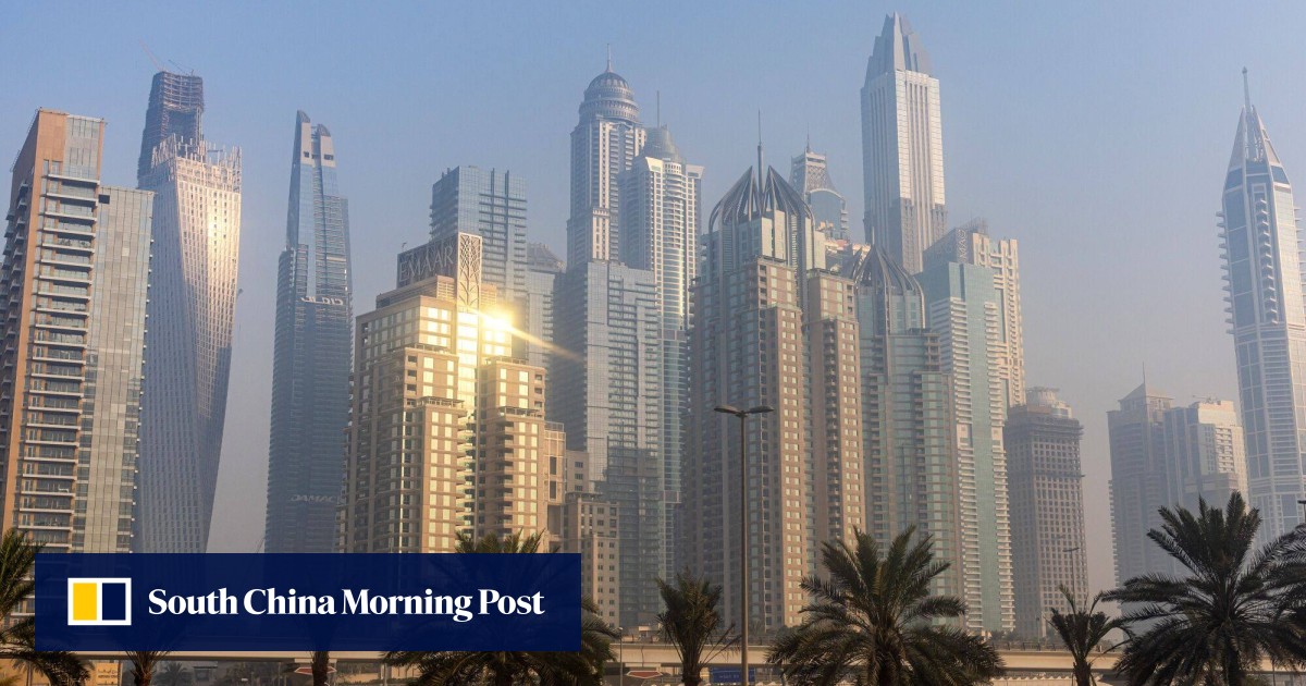 أكبر منطقة تجارة حرة في الإمارات العربية المتحدة ومجموعة أعمال هونج كونج توقعان اتفاقية بشأن الدعم اللوجستي وتبادل المعرفة